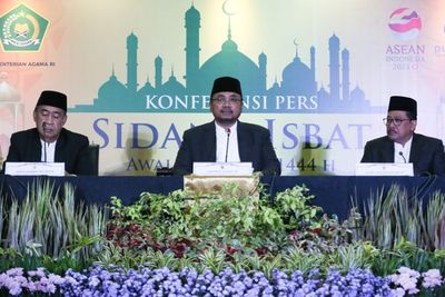 Minta Masyarakat Tak Makan Minum di Ruang Publik, DPR: Hormati Umat Islam yang Berpuasa 