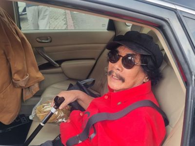 Jaja Miharja Pakai Tongkat dan Kontrol ke Dokter Tiap Bulan, Sakit Apa?