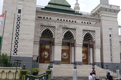Melihat Kemegahan Masjid Suciati, Desain hingga Menaranya Mirip Masjid Nabawi