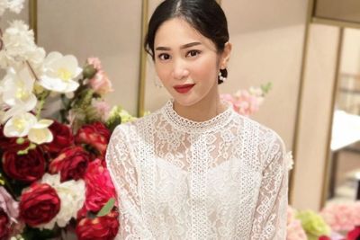 Bunga Zainal Kapok Curhat dan Main Medsos: Gue Alim-alim Aja Deh