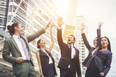 3 Keuntungan Bekerja Jadi Sales, Bisa Sampai Liburan ke Luar Negeri!