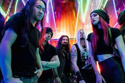 6 Rekomendasi Band Power Metal yang Musik dan Liriknya Bikin Kamu Jadi Semangat