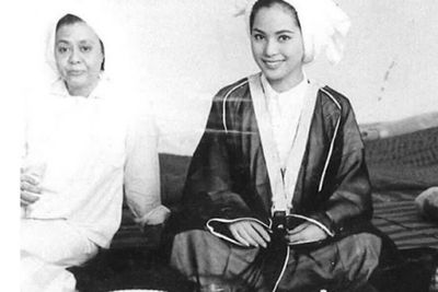 Potret Lawas Dewi Soekarno, Ternyata Istri ke-5 Sang Proklamator Pernah Ibadah Umrah