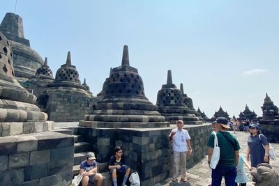 3 Tahun Ditutup, Sekarang Wisatawan Diperbolehkan Naik ke Puncak Candi Borobudur