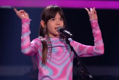 Gadis ini Bikin Mewek Juri saat Nyanyi sambil Bahasa Isyarat di The Voice Kids Jerman