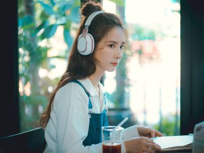 4 Pekerjaan Unik dan Kekinian yang Ada di Drama Korea, Memotivasi Banget!