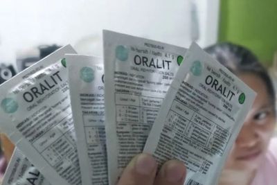 Waspada! Penggunaan Oralit di Luar Indikasi Bisa Memicu Gangguan Usus
