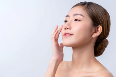 Tepung Maizena Gak Cuma buat Masak, Intip 6 Manfaatnya Bikin Wajah Glowing