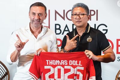 Persija Resmi Perpanjang Kontrak Thomas Doll dan 6 Pemain Lokal