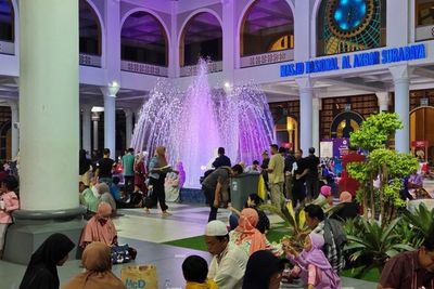 Mengintip Suasana Berbuka di Masjid Nasional Al Akbar Surabaya, Seperti Apa Nih?
