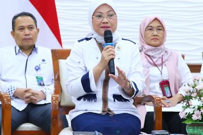 Menaker Ida: THR Wajib Dibayar Penuh!