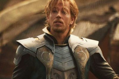 Zachary Levi Sebut Bos Marvel Gagal Paham Peran Fandral di Film Thor, Kenapa ya?