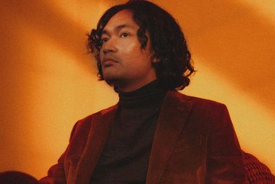 Krisna Trias Tuangkan Keindahan Kata Lewat Mini Album Perdana Prosa Liris