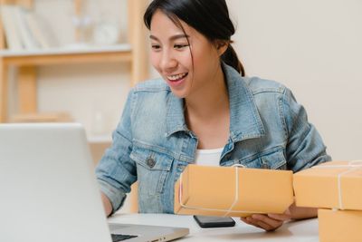 Hasil Survei: Kebanyakan Konsumen Senang Belanja Online jika Dapat Gratis Ongkir