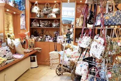 Hadiah Unik dari Pusat Kerajinan Tangan Khas Belgia, Ada Tas hingga Sarung Bantal