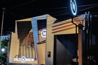 Bingung Cari Tempat Nyaman buat Nugas atau Kerja? Cold N Brew Solusinya!