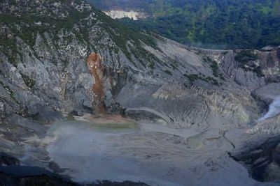 Melihat TWA Gunung Tangkuban Parahu, Tempat Wisata Bersemayam Kisah Sangkuriang