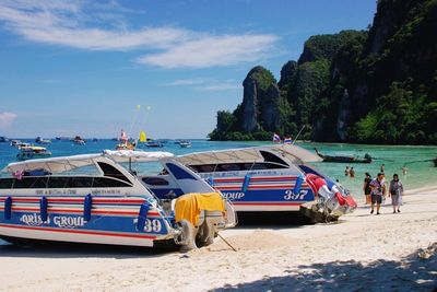 Indahnya Pulau Phi Phi, Destinasi Populer di Thailand yang Jadi Lokasi Syuting The Beach
