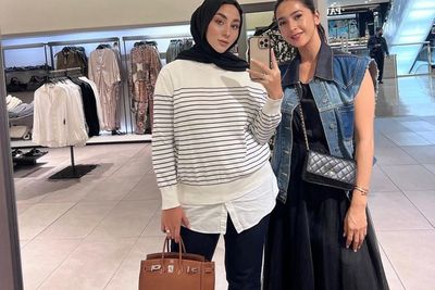 Ipar Goals! Margin Wieheerm dan Nabila Syakieb Mirror Selfie Cantik: Keluarga Good Looking