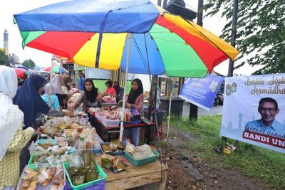Keren! Emak-emak di Banyumas Diberikan Modal Usaha untuk Berjualan saat Bulan Ramadhan