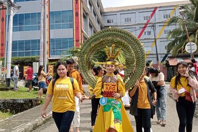 Keren dan Unik! Gunungsitoli Fashion Carnaval Hadirkan Kostum dari Barang Bekas