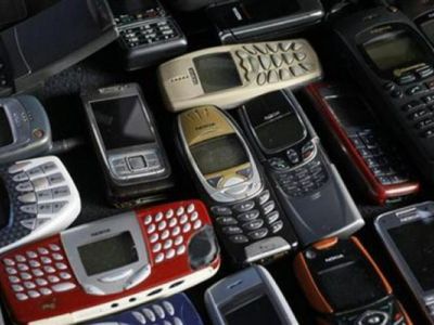 Penelitian: Gen Z di Amerika Lagi Suka Pakai HP Jadul ketimbang HP Canggih