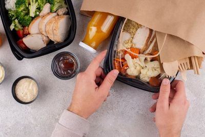 Tips Bawa Bekal Sehat saat Mudik, Pakar Saran Jangan Bawa Makanan Bersantan