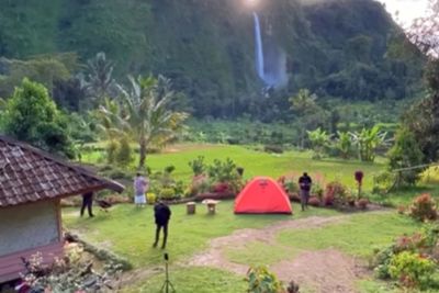 Jadi Hidden Gem, Rumah Viral Abah Jajang dengan Pemandangan Air Terjun Mulai Diincar
