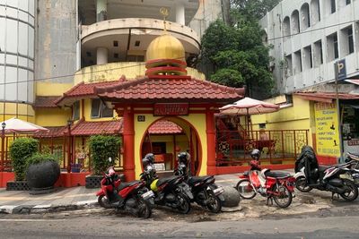 Uniknya Masjid Al Imtijaz Bekas Mal di Bandung, Bentuknya seperti Klenteng Berkubah