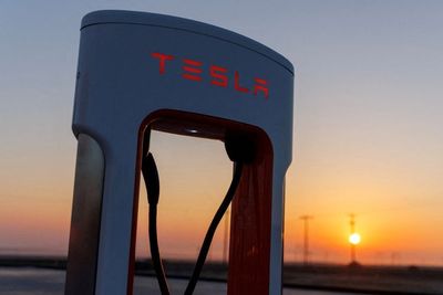 Tesla Didakwa Bayar Ganti Rugi Rp47 miliar ke Mantan Karyawan karena Penghinaan Rasisme