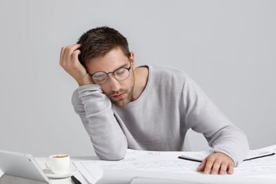 Jangan Diskip! Ini 4 Tips Atasi Ngantuk dan Lemas saat Puasa