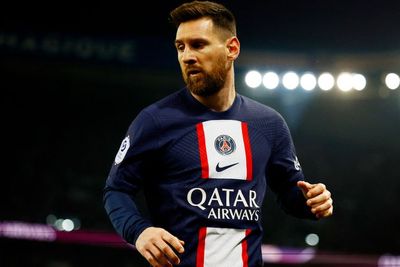 Lionel Messi Hanya Akan Bertahan di PSG jika Mau Potong Gaji