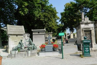 Père Lachaise, Pemakaman yang Jadi Tempat Wisata Populer di Paris