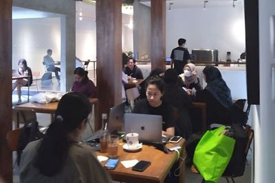 Jadi Tempat Nongki Anak Jaksel, Dia.Lo.Gue Padukan Art Space dan Toko Souvenir