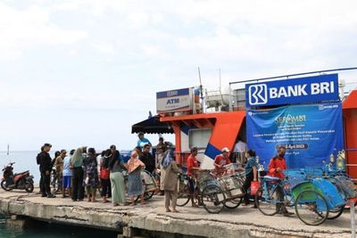 Gunakan Teras Kapal di Momen Ramadan, BRI Layani Penukaran Uang di Kepulauan Seribu