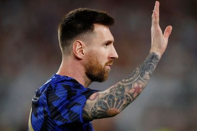 Masih Ngarep, Fans Barcelona Nyanyikan Nama Lionel Messi di Laga Lawan Real Madrid