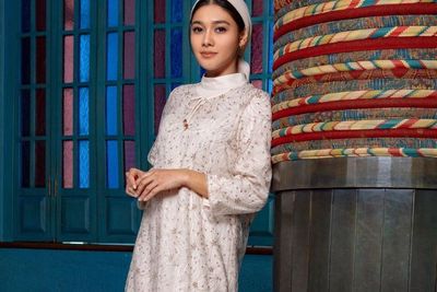 Anggunnya Naysila Mirdad Pakai Gamis dan Turban, Dipuji Cantik Manis dengan Makeup Tipis