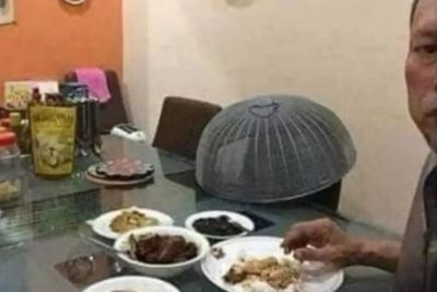 Momen Sedih Ayah Makan Malam Sendirian, Sengaja Kirim Foto ke Grup Keluarga: Kangen Anak