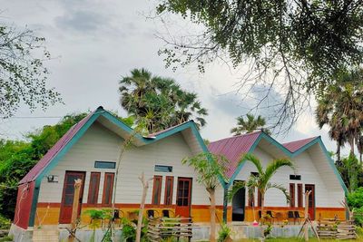 Liman Beach Resort Semau, Rekomendasi Staycation saat Berkunjung ke Pantai Liman