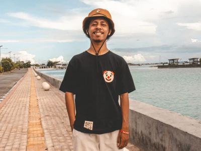 Lagu Komang dari Raim Laode Terbanyak Diputar Sehari di Spotify, Rekor Tertinggi!
