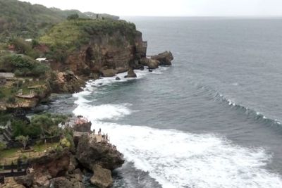 Main di Pantai Ngobaran Jogja Sambil Tengok Kelestarian Biota Lautnya, Ada Brittle Star!