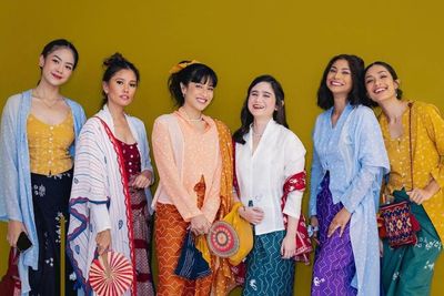 Mau Tampil Kece Saat Bukber, Ini 5 Rekomendasi Outfit yang Bisa Jadi Inspirasi Kamu!