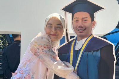 Nabila Ishma Hadir di Wisuda Emmeril Kahn Mumtadz: Lunas Ya Janji Aku