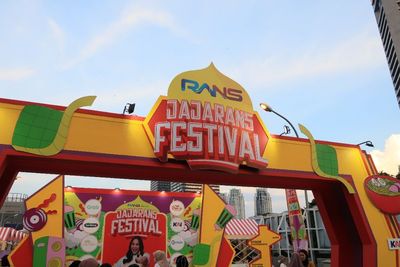 Jajarans Festival Jilid 2, Tempat Berburu Takjil Anak Muda sambil Nonton Konser Gratis!