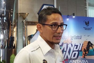 Sandiaga Uno Minta Tempat Wisata Antisipasi Lonjakan COVID-19 saat Libur Lebaran