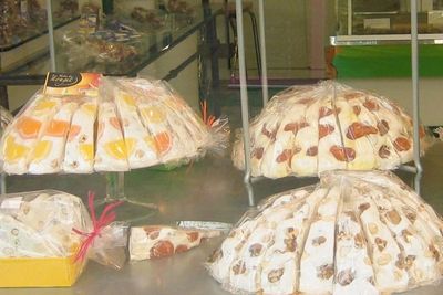 Nougat Montelimar, Makanan Penutup khas Prancis, Rasanya Manis Tekstur Kenyal