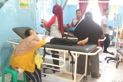Makan Nasi Kotak Hajatan, 40 Orang Keracunan di Jember, Bumbu Ayam Diduga Penyebabnya