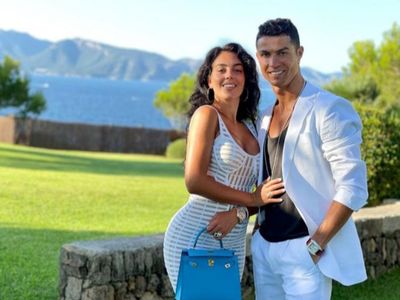 Pamer Kekayaan di Instagram, Kekasih Cristiano Ronaldo Dihujat Netizen