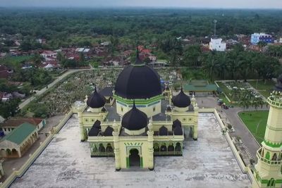 Melihat Keindahan Masjid Azizi Peninggalan Kesultanan Langkat dan Bergaya Mughal