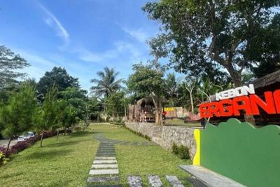 Kebon Ergana Cowe, Tempat Kuliner Hidden Gem di Serang yang Berada di Tengah Hutan